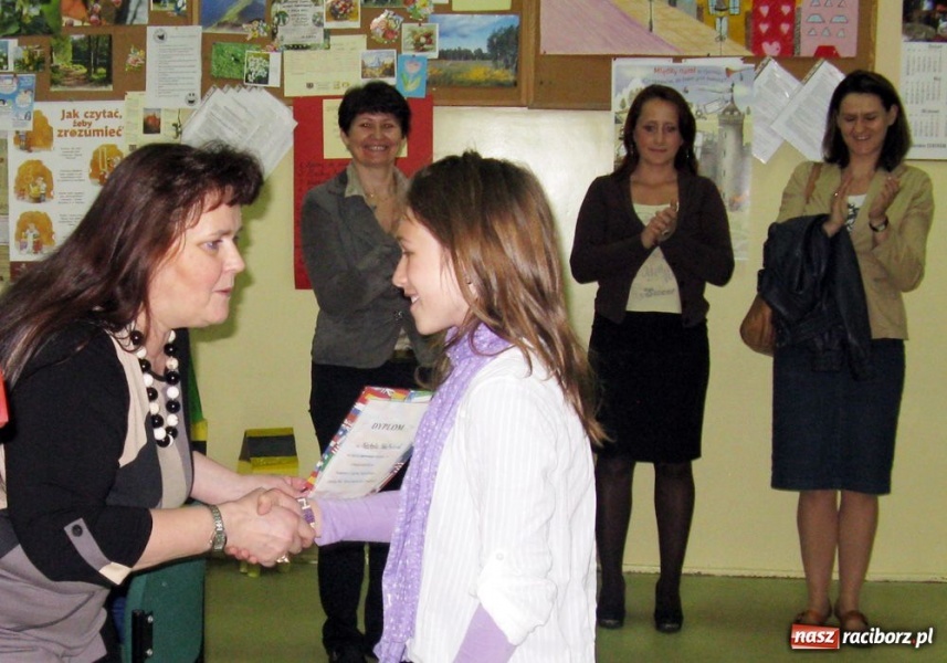 Zdjęcie w galerii na portalu naszraciborz.pl: Zmagania z angielskim alfabetem wiadomości z regionu