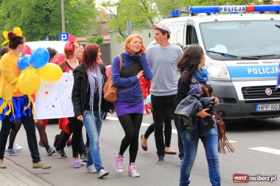 Zdjęcie w galerii na portalu naszraciborz.pl: Juwenalia w rytmie Euro 2012 wiadomości z regionu