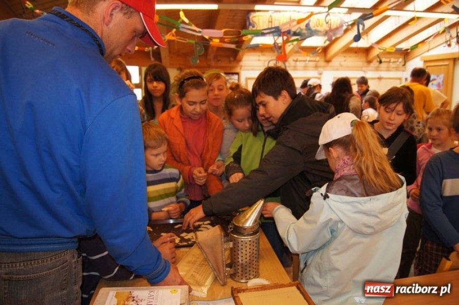 Zdjęcie w galerii na portalu naszraciborz.pl: Spotkanie w czeskiej pasiece wiadomości z regionu