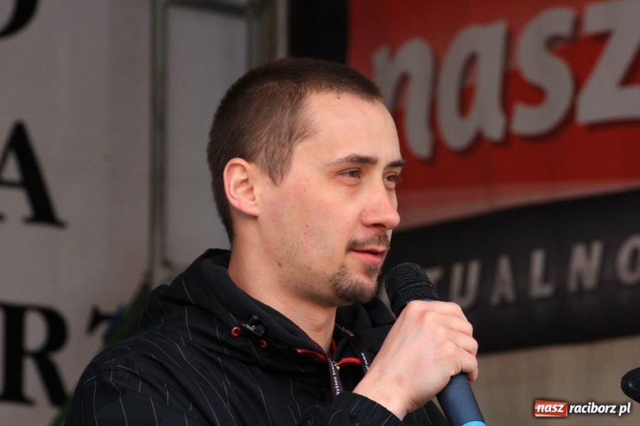 Zdjęcie w galerii na portalu naszraciborz.pl: Happening i żywe piłkarzyki na rynku wiadomości z regionu