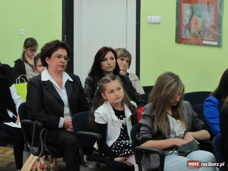 Zdjęcie w galerii na portalu naszraciborz.pl: Do recytacji potrzeba odwagi wiadomości z regionu