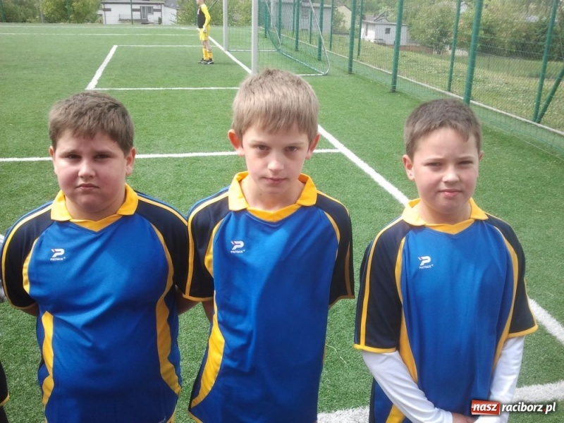 Zdjęcie w galerii na portalu naszraciborz.pl: Z podwórka na stadion o puchar Tymbarku wiadomości z regionu