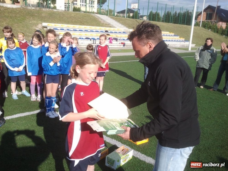 Zdjęcie w galerii na portalu naszraciborz.pl: Z podwórka na stadion o puchar Tymbarku wiadomości z regionu