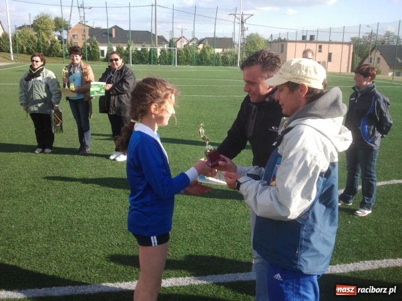 Zdjęcie w galerii na portalu naszraciborz.pl: Z podwórka na stadion o puchar Tymbarku wiadomości z regionu