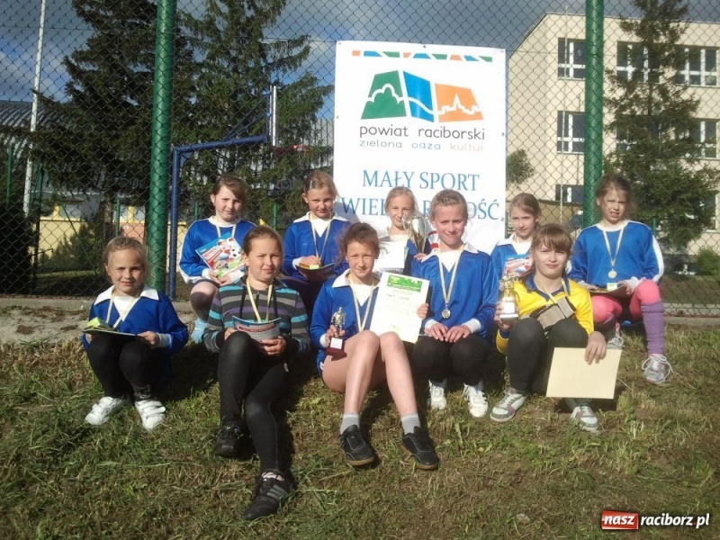 Zdjęcie w galerii na portalu naszraciborz.pl: Z podwórka na stadion o puchar Tymbarku wiadomości z regionu