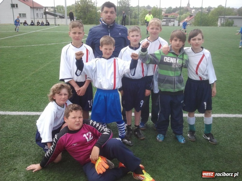 Zdjęcie w galerii na portalu naszraciborz.pl: Z podwórka na stadion o puchar Tymbarku wiadomości z regionu