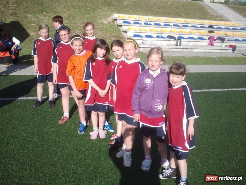 Zdjęcie w galerii na portalu naszraciborz.pl: Z podwórka na stadion o puchar Tymbarku wiadomości z regionu