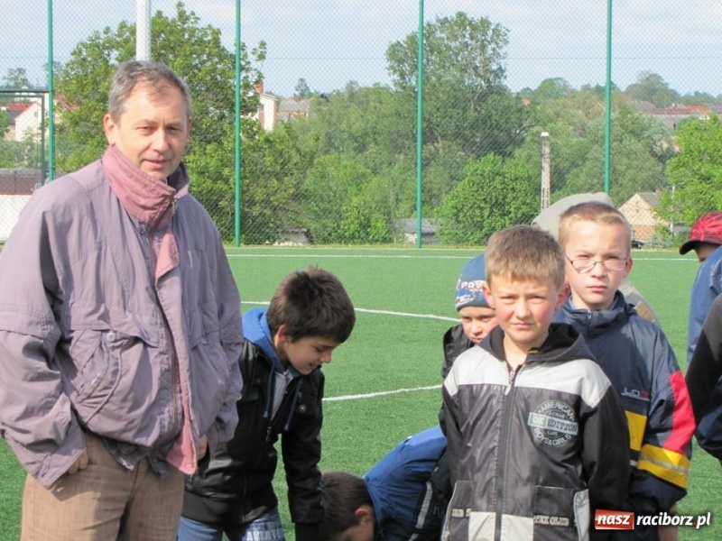 Zdjęcie w galerii na portalu naszraciborz.pl: Z podwórka na stadion o puchar Tymbarku wiadomości z regionu
