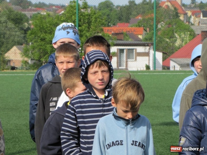 Zdjęcie w galerii na portalu naszraciborz.pl: Z podwórka na stadion o puchar Tymbarku wiadomości z regionu