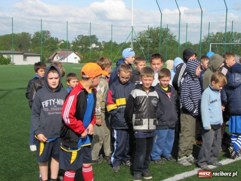 Zdjęcie w galerii na portalu naszraciborz.pl: Z podwórka na stadion o puchar Tymbarku wiadomości z regionu