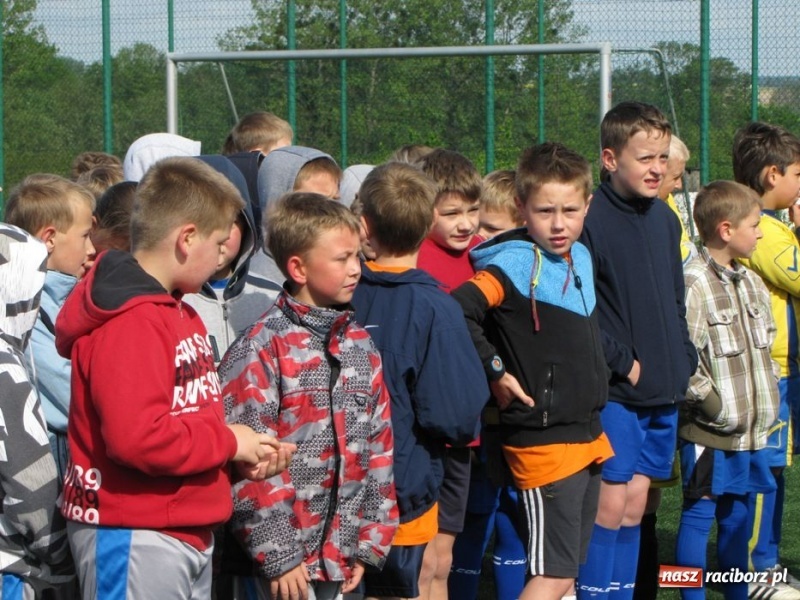 Zdjęcie w galerii na portalu naszraciborz.pl: Z podwórka na stadion o puchar Tymbarku wiadomości z regionu