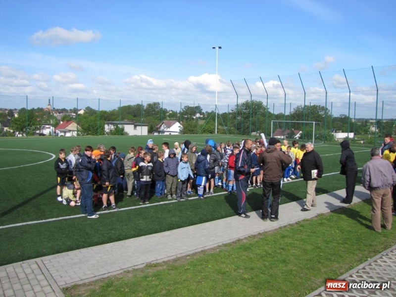 Zdjęcie w galerii na portalu naszraciborz.pl: Z podwórka na stadion o puchar Tymbarku wiadomości z regionu