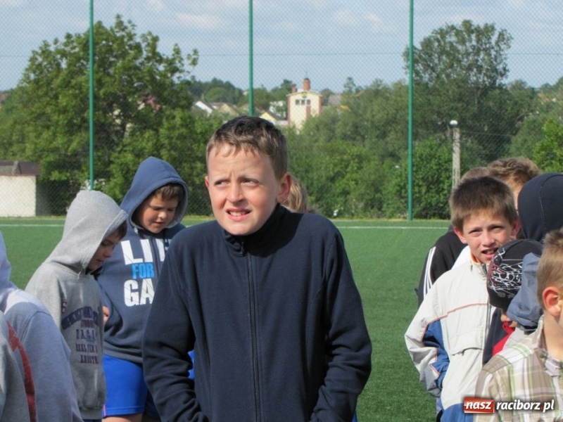 Zdjęcie w galerii na portalu naszraciborz.pl: Z podwórka na stadion o puchar Tymbarku wiadomości z regionu