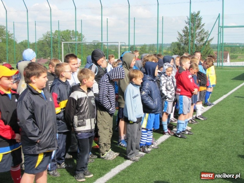 Zdjęcie w galerii na portalu naszraciborz.pl: Z podwórka na stadion o puchar Tymbarku wiadomości z regionu