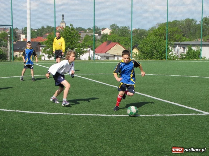 Zdjęcie w galerii na portalu naszraciborz.pl: Z podwórka na stadion o puchar Tymbarku wiadomości z regionu