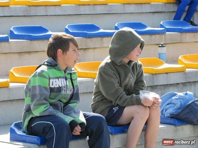 Zdjęcie w galerii na portalu naszraciborz.pl: Z podwórka na stadion o puchar Tymbarku wiadomości z regionu