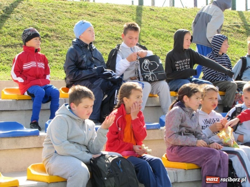 Zdjęcie w galerii na portalu naszraciborz.pl: Z podwórka na stadion o puchar Tymbarku wiadomości z regionu