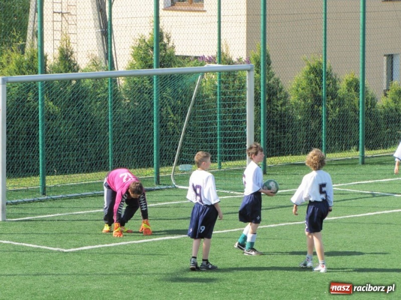 Zdjęcie w galerii na portalu naszraciborz.pl: Z podwórka na stadion o puchar Tymbarku wiadomości z regionu