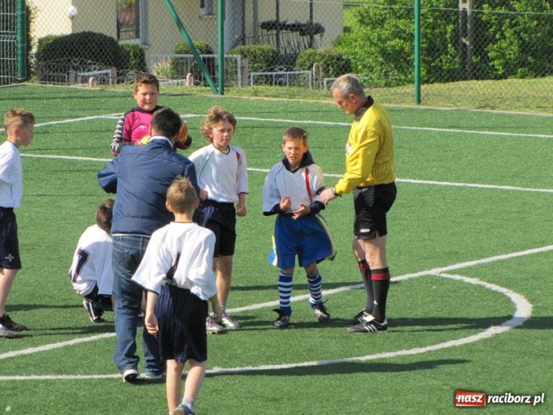 Zdjęcie w galerii na portalu naszraciborz.pl: Z podwórka na stadion o puchar Tymbarku wiadomości z regionu