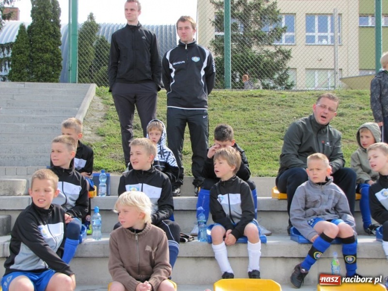 Zdjęcie w galerii na portalu naszraciborz.pl: Z podwórka na stadion o puchar Tymbarku wiadomości z regionu