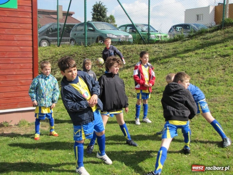Zdjęcie w galerii na portalu naszraciborz.pl: Z podwórka na stadion o puchar Tymbarku wiadomości z regionu