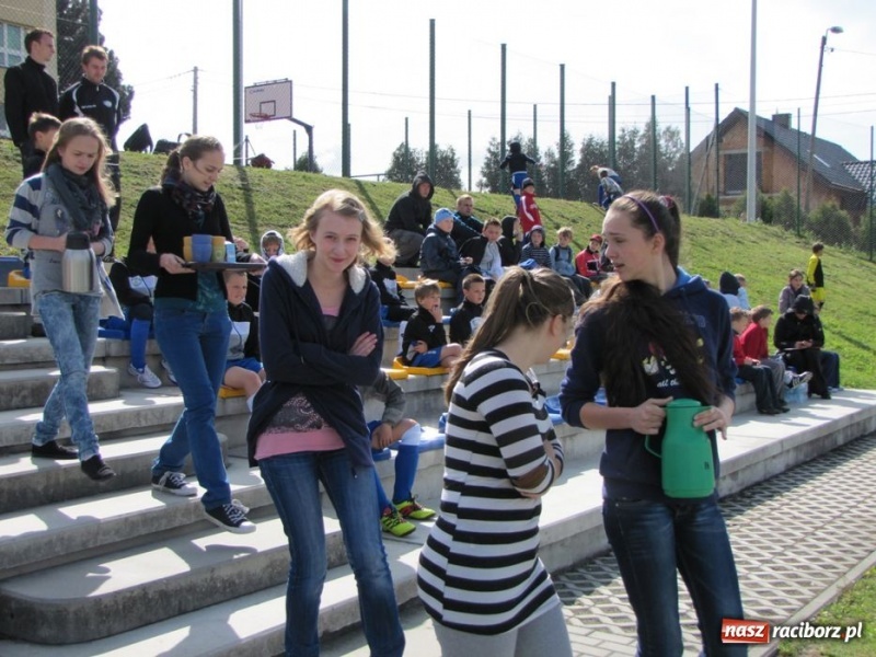 Zdjęcie w galerii na portalu naszraciborz.pl: Z podwórka na stadion o puchar Tymbarku wiadomości z regionu