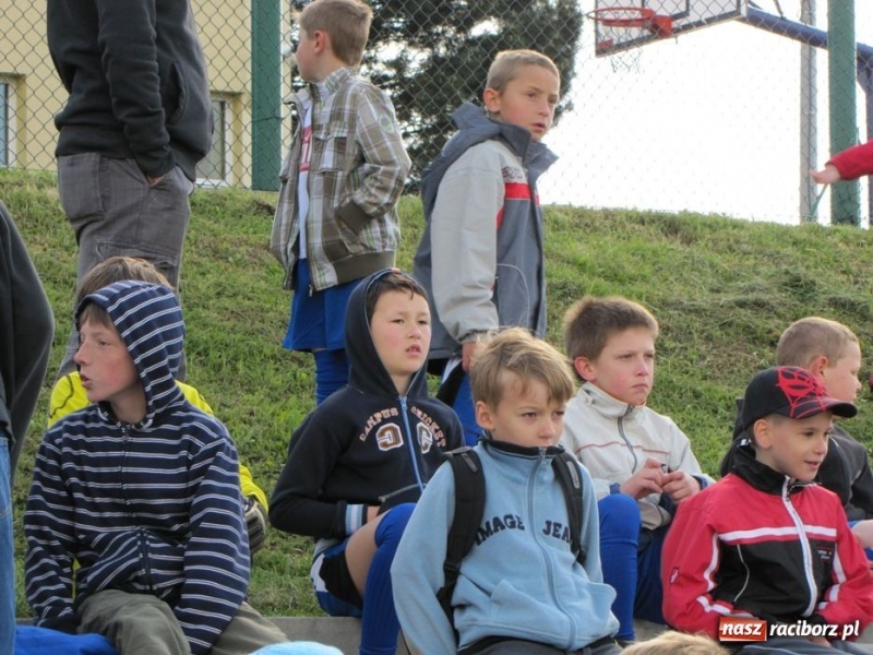 Zdjęcie w galerii na portalu naszraciborz.pl: Z podwórka na stadion o puchar Tymbarku wiadomości z regionu