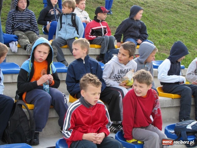 Zdjęcie w galerii na portalu naszraciborz.pl: Z podwórka na stadion o puchar Tymbarku wiadomości z regionu