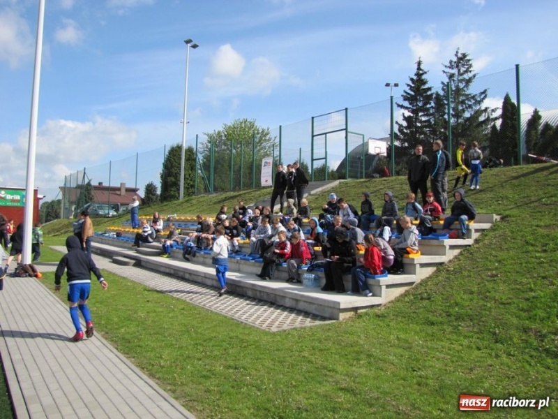 Zdjęcie w galerii na portalu naszraciborz.pl: Z podwórka na stadion o puchar Tymbarku wiadomości z regionu