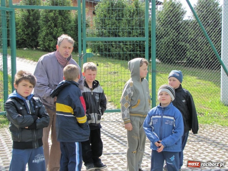 Zdjęcie w galerii na portalu naszraciborz.pl: Z podwórka na stadion o puchar Tymbarku wiadomości z regionu