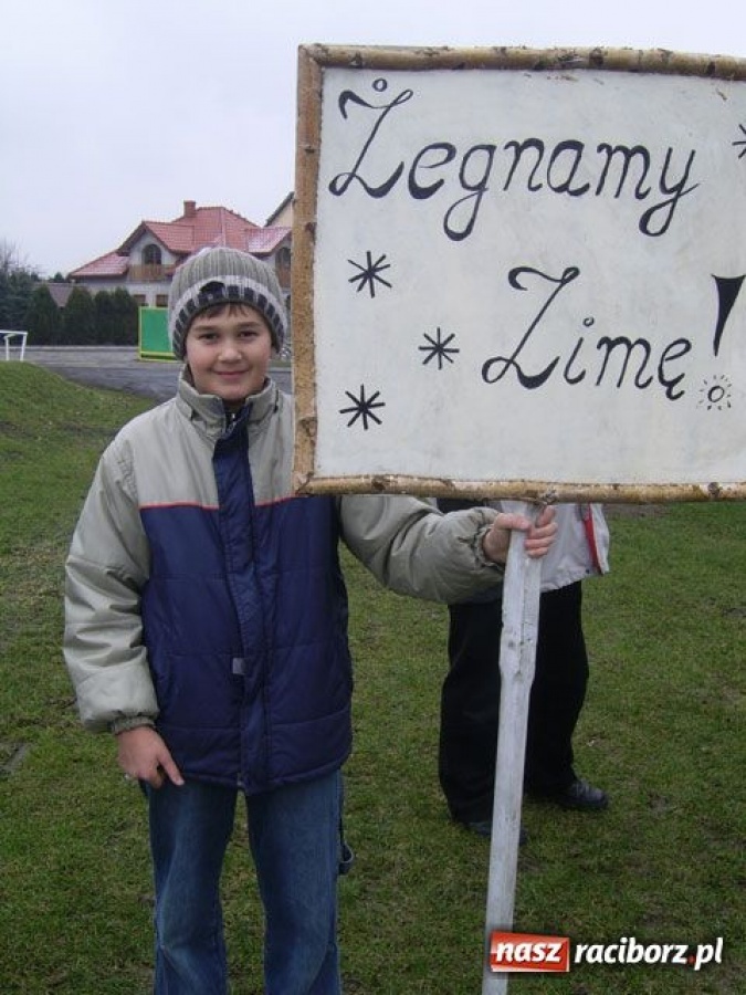 Zdjęcie w galerii na portalu naszraciborz.pl: Palenie bałwana w Studziennej wiadomości z regionu