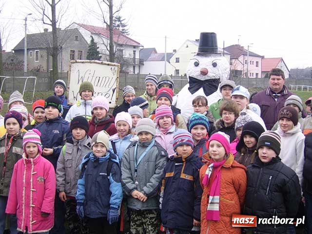 Zdjęcie w galerii na portalu naszraciborz.pl: Palenie bałwana w Studziennej wiadomości z regionu