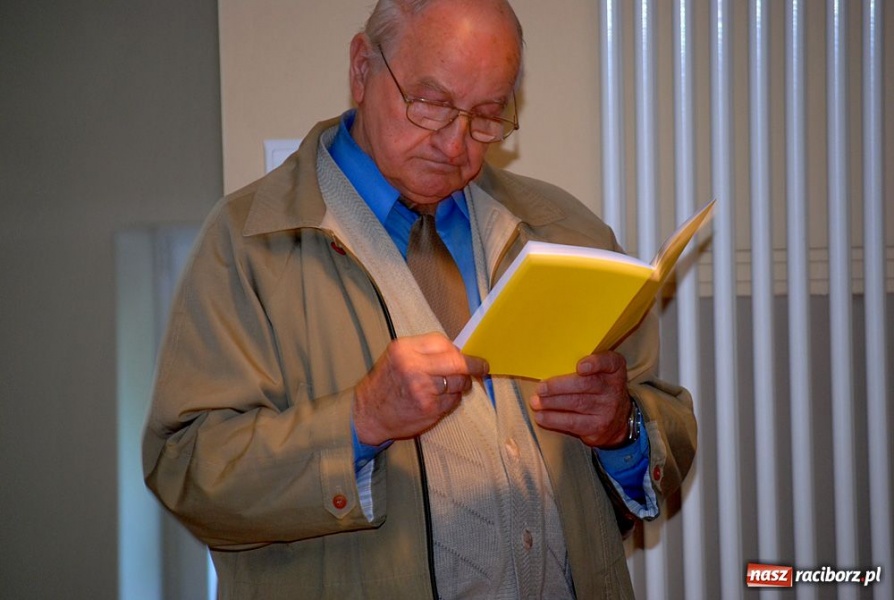 Zdjęcie w galerii na portalu naszraciborz.pl: Finisaż wystawy ... w czasie wiadomości z regionu