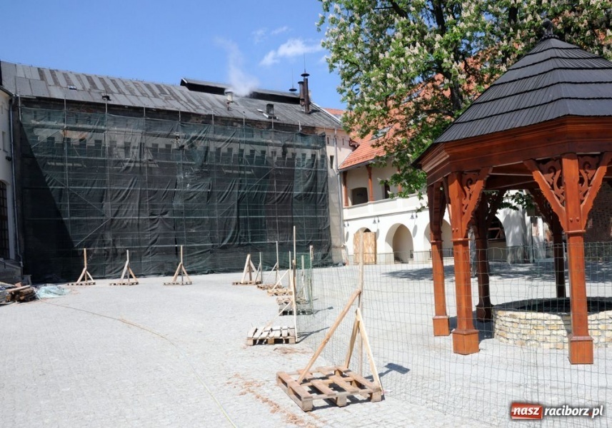 Zdjęcie w galerii na portalu naszraciborz.pl: Ściana warzelni nie będzie szpecić wiadomości z regionu