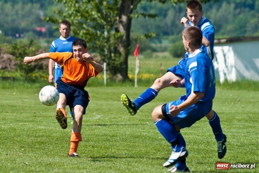 Zdjęcie w galerii na portalu naszraciborz.pl: Na lidera nie ma mocnych wiadomości z regionu