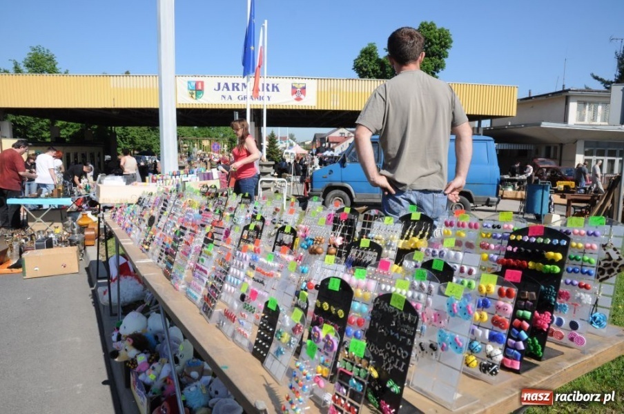 Zdjęcie w galerii na portalu naszraciborz.pl: Pogoda dopisała, jarmark ruszył wiadomości z regionu