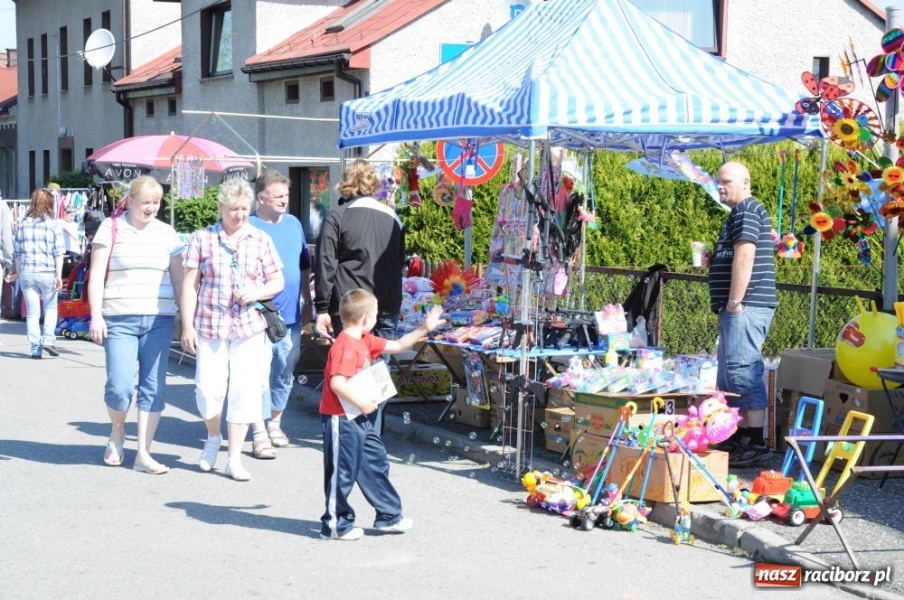 Zdjęcie w galerii na portalu naszraciborz.pl: Pogoda dopisała, jarmark ruszył wiadomości z regionu