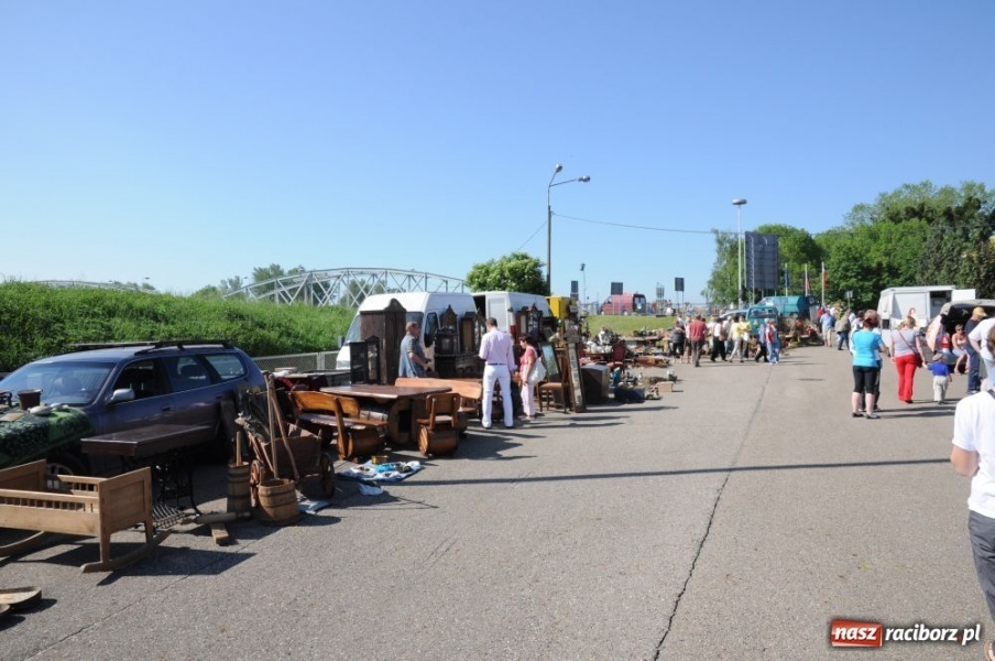 Zdjęcie w galerii na portalu naszraciborz.pl: Pogoda dopisała, jarmark ruszył wiadomości z regionu