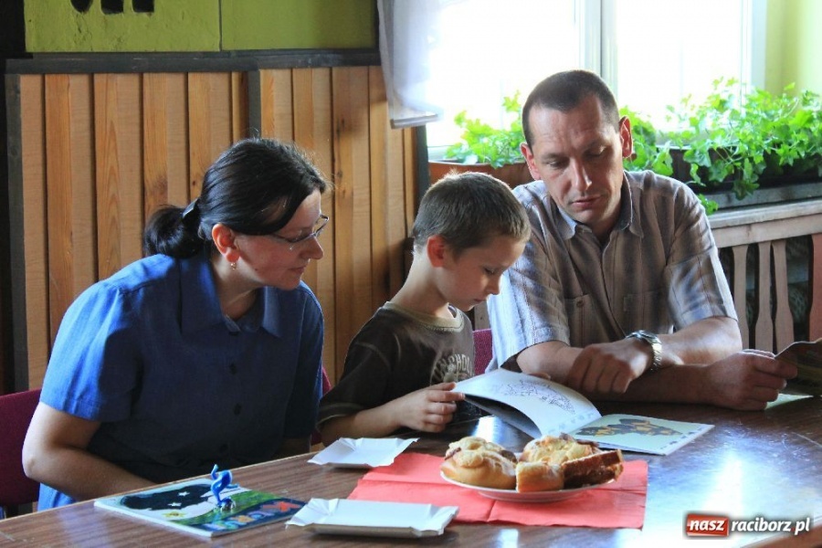 Zdjęcie w galerii na portalu naszraciborz.pl: Występy z okazji Dnia Matki w Borucinie wiadomości z regionu
