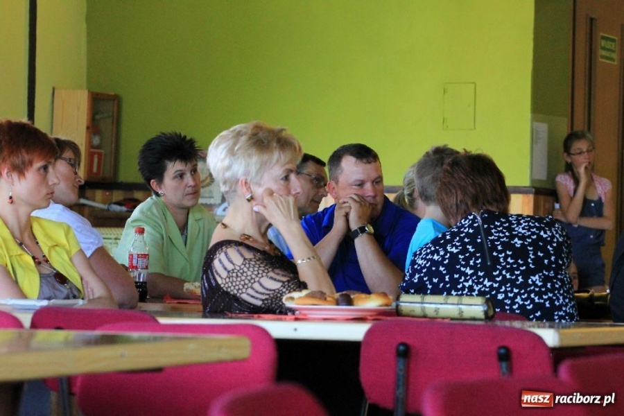 Zdjęcie w galerii na portalu naszraciborz.pl: Występy z okazji Dnia Matki w Borucinie wiadomości z regionu