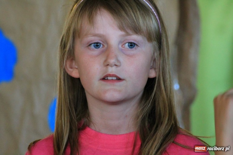 Zdjęcie w galerii na portalu naszraciborz.pl: Występy z okazji Dnia Matki w Borucinie wiadomości z regionu