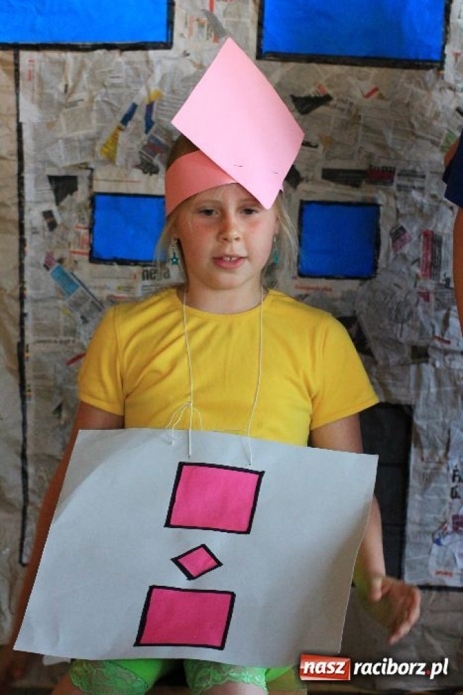 Zdjęcie w galerii na portalu naszraciborz.pl: Występy z okazji Dnia Matki w Borucinie wiadomości z regionu