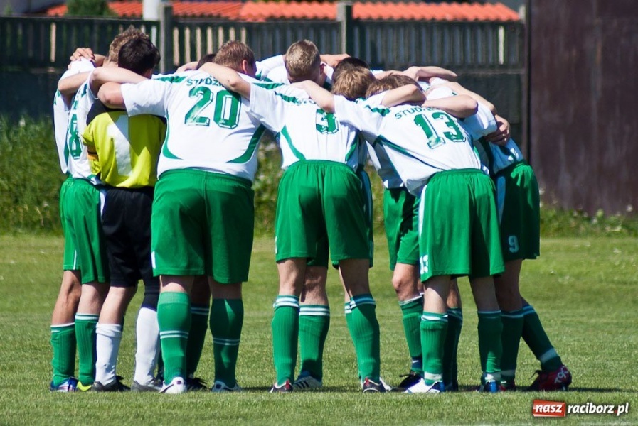 Zdjęcie w galerii na portalu naszraciborz.pl: Siedem goli i karetka w Studziennej wiadomości z regionu