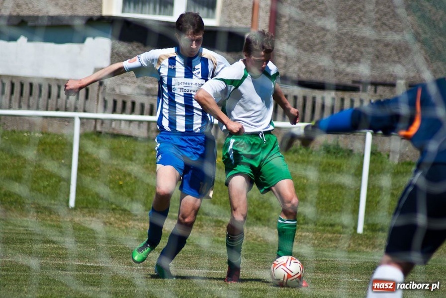 Zdjęcie w galerii na portalu naszraciborz.pl: Siedem goli i karetka w Studziennej wiadomości z regionu