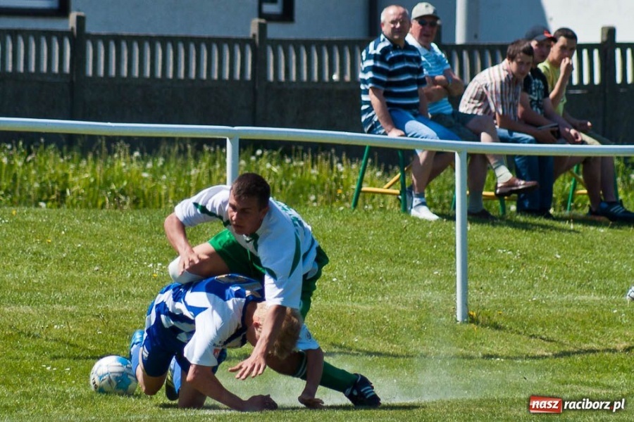 Zdjęcie w galerii na portalu naszraciborz.pl: Siedem goli i karetka w Studziennej wiadomości z regionu