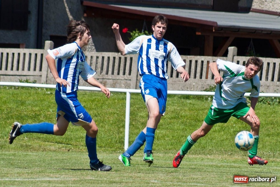 Zdjęcie w galerii na portalu naszraciborz.pl: Siedem goli i karetka w Studziennej wiadomości z regionu