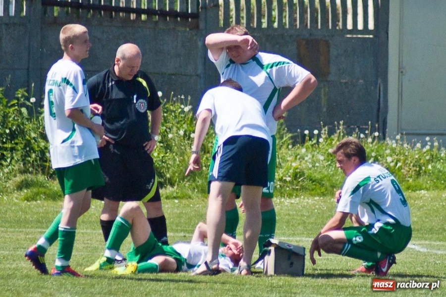 Zdjęcie w galerii na portalu naszraciborz.pl: Siedem goli i karetka w Studziennej wiadomości z regionu