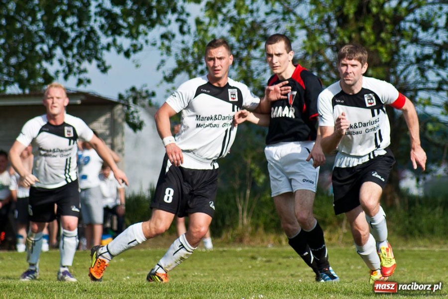 Zdjęcie w galerii na portalu naszraciborz.pl: Trudna przeprawa Borucina w Bieńkowicach wiadomości z regionu