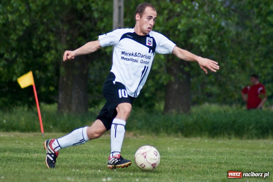 Zdjęcie w galerii na portalu naszraciborz.pl: Trudna przeprawa Borucina w Bieńkowicach wiadomości z regionu