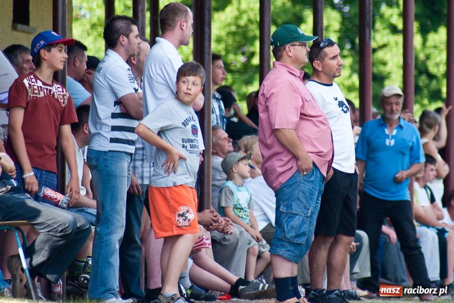 Zdjęcie w galerii na portalu naszraciborz.pl: Trudna przeprawa Borucina w Bieńkowicach wiadomości z regionu